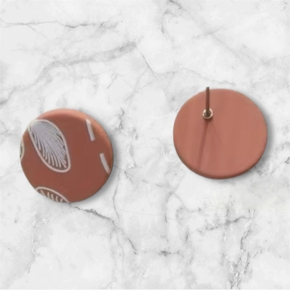 Peach Leaf Pattern Earrings - Picture 5 of 5